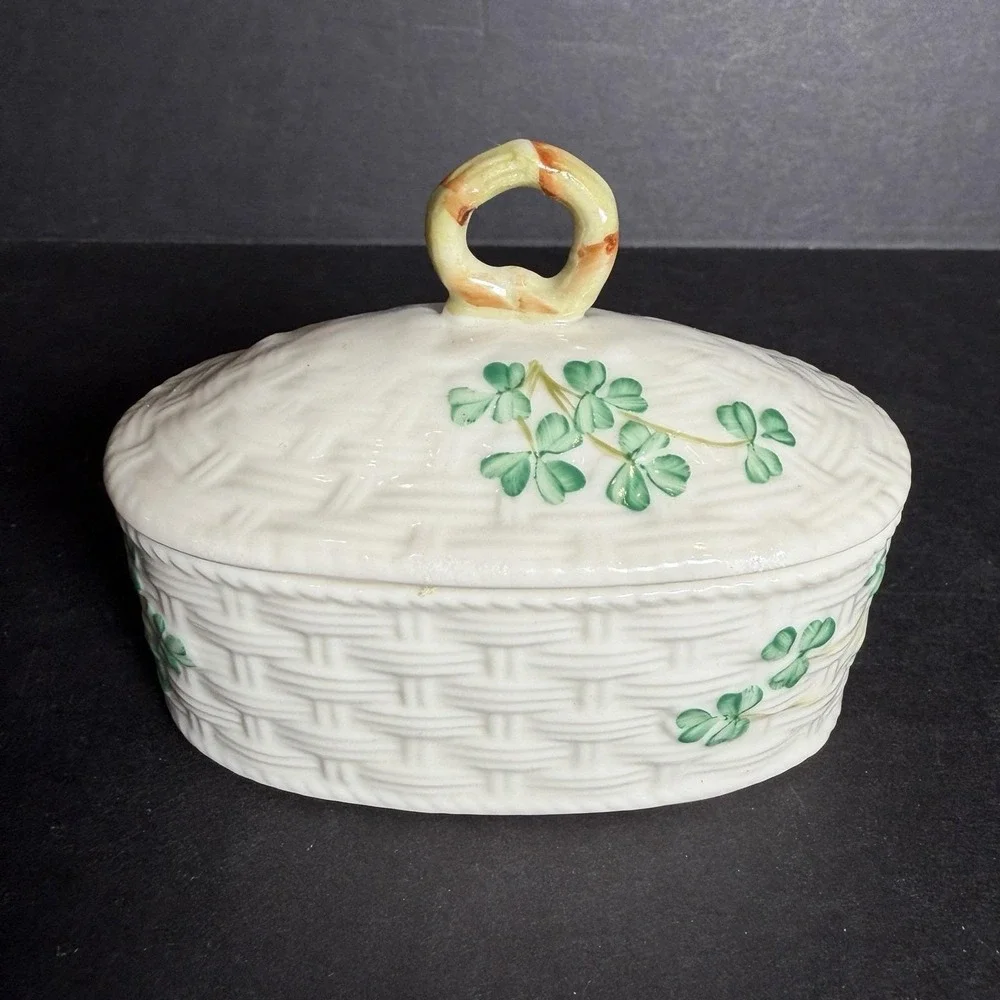 Vtg BELLEEK Ireland Porcelain Lidded Trinket Box Shamrocks Basketweave